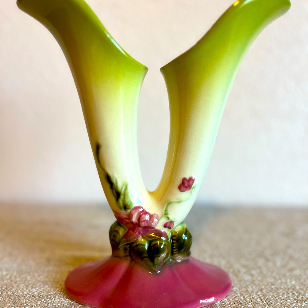 VINTAGE HULL VASE WOODLAND W15 - 8 1/2" MAUVE GREEN DOUBLE CORNUCOPIA  VASE